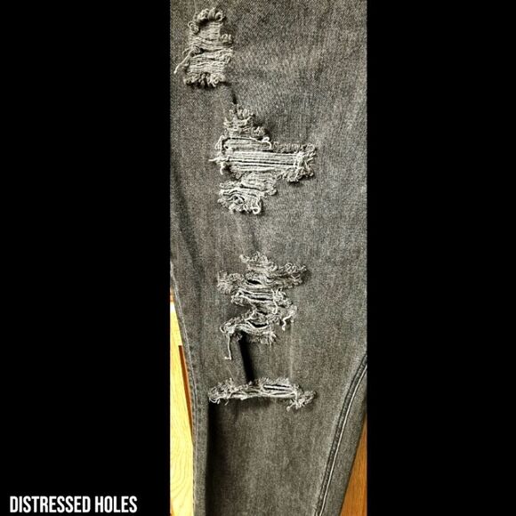 NWOT AMERICAN EAGLE Plus Size Black distressed Jeans. - Picture 4 of 15